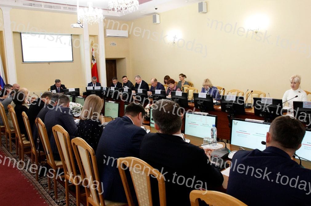 Смоленский горсовет обсуждает кадровую ротацию